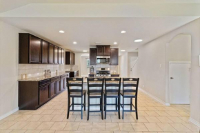5 Bedroom Luxurious Retreat in Schertz, Near Randolph AFB, San Antonio, Schlitterbahn